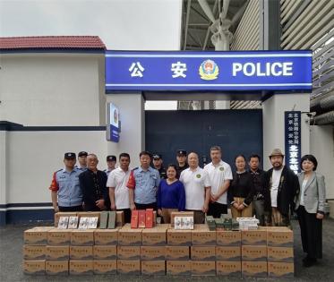《红星璀璨闪耀中国红色传统文化万里行》一一走进北京铁路公安处北京北站派出所