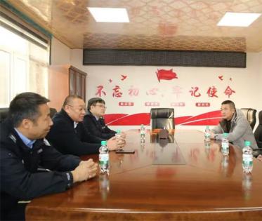 五大连池市司法局领导亲自送法进林场 筑牢防火维权法治防线