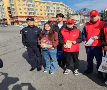 五大连池市法学会组织开展“民法典进早市”普法宣传活动